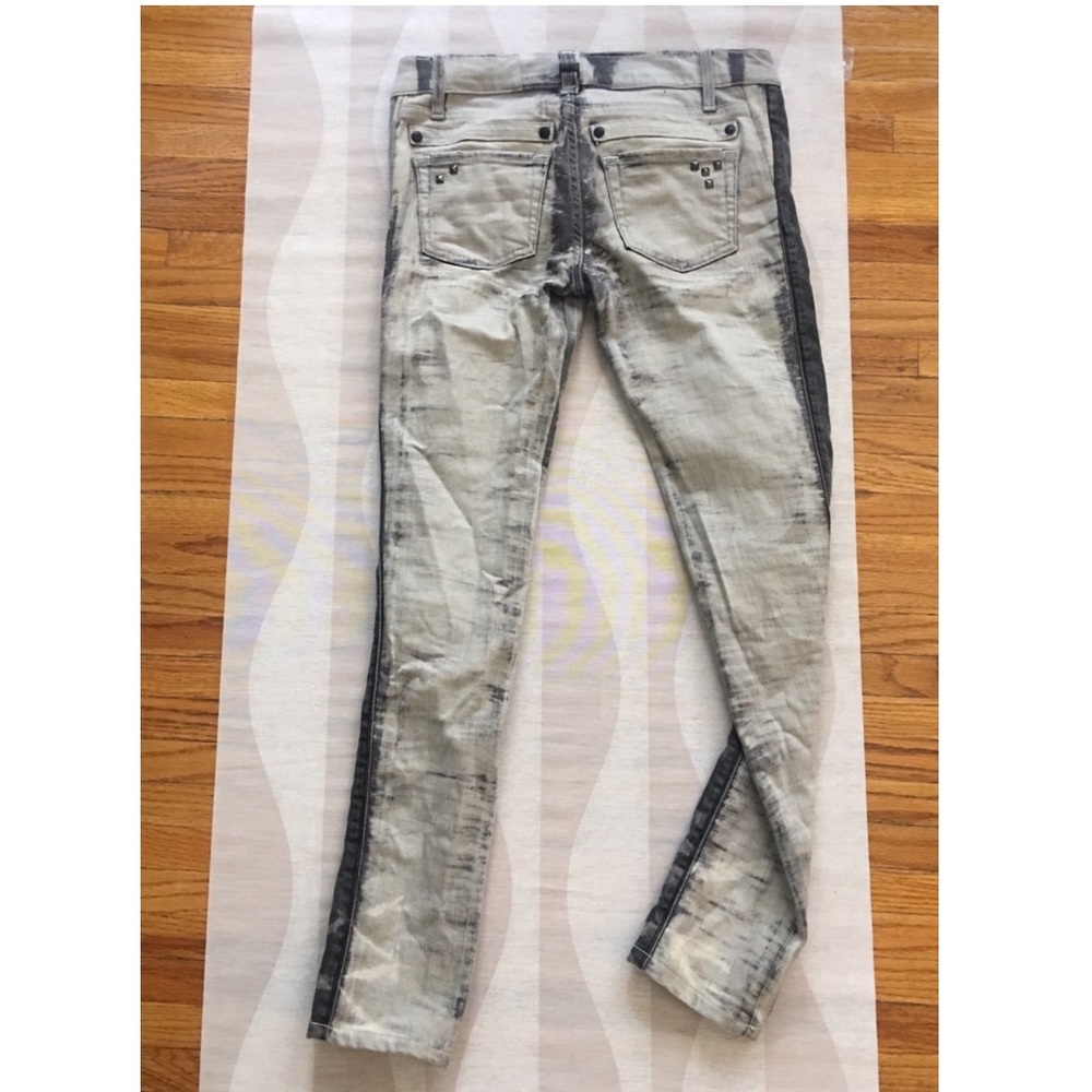 Rock & Republic Jeans low rise